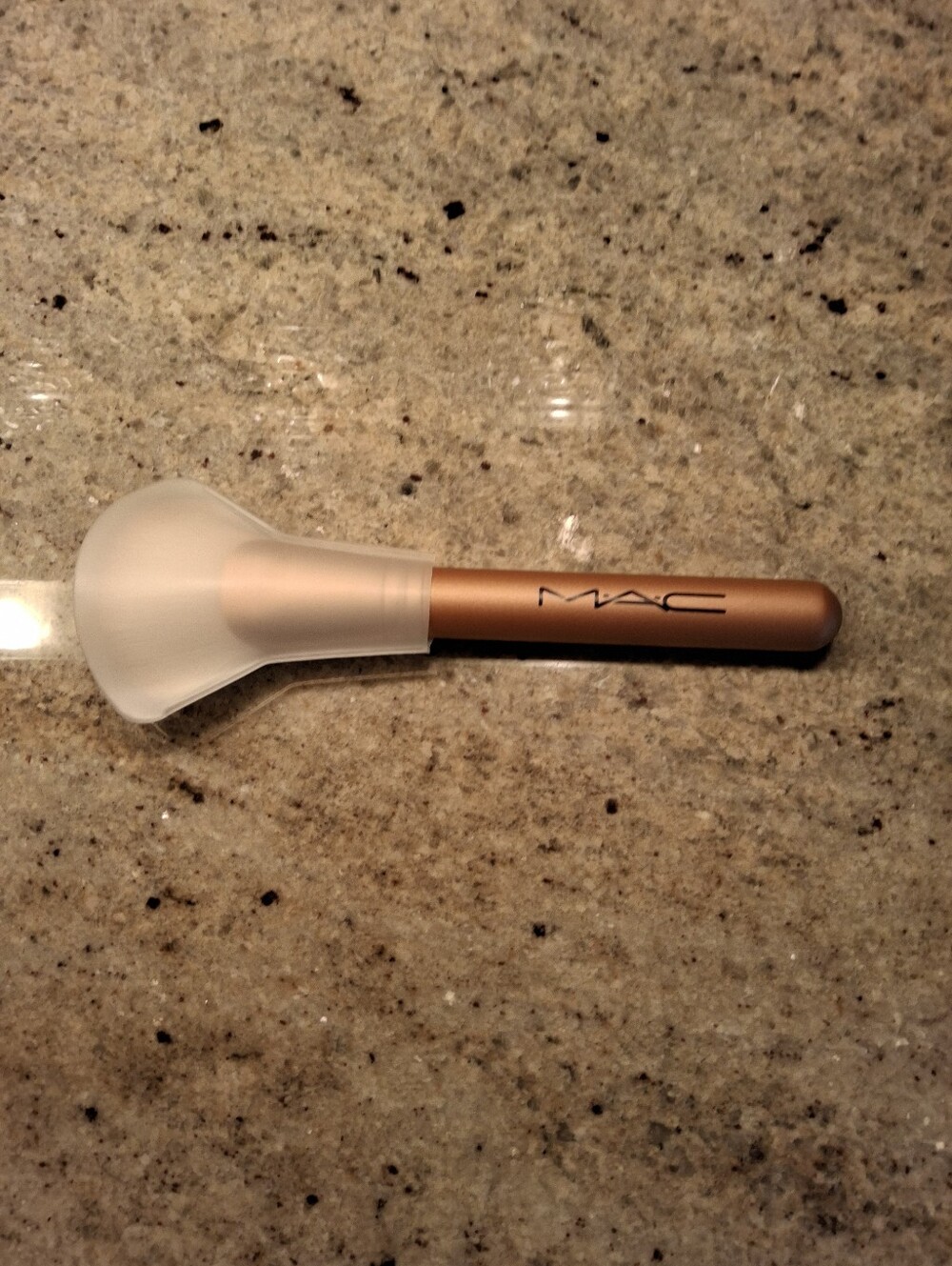 MAC Bronzer Fan Makeup Brush